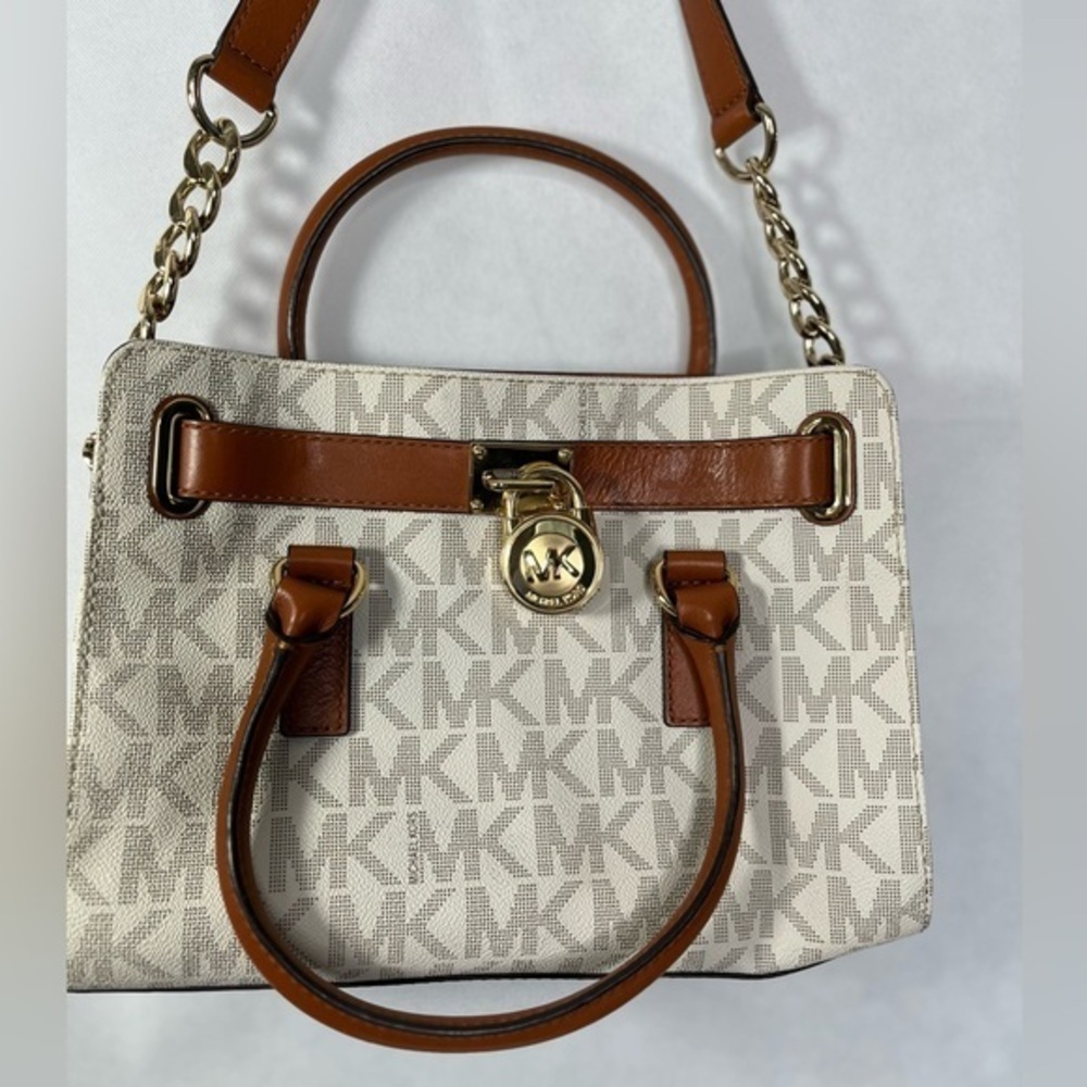 Michael Kors Excellent condition bag two handles plus a shoulder strap